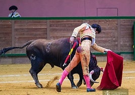 Lo nunca visto en Arnedo: le dan dos orejas y devuelve una