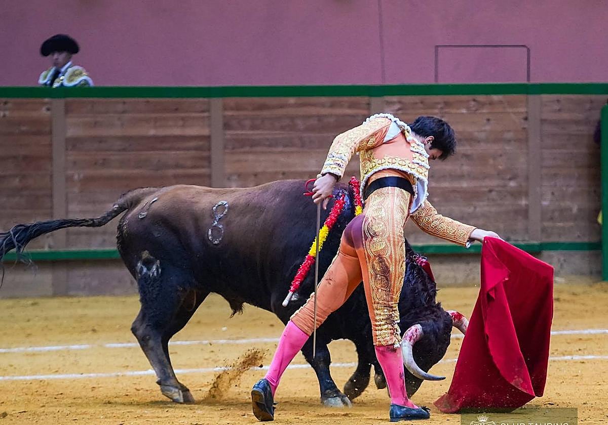 Lo nunca visto en Arnedo: le dan dos orejas y devuelve una