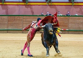 Pase de pecho de Pedro Luis.