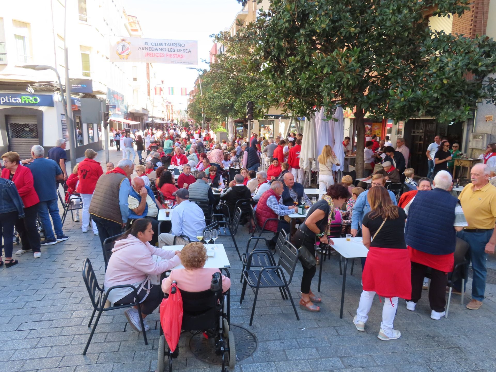 Arnedo disfruta de paellada, pasacalles y degustaciones en el cierre de sus fiestas