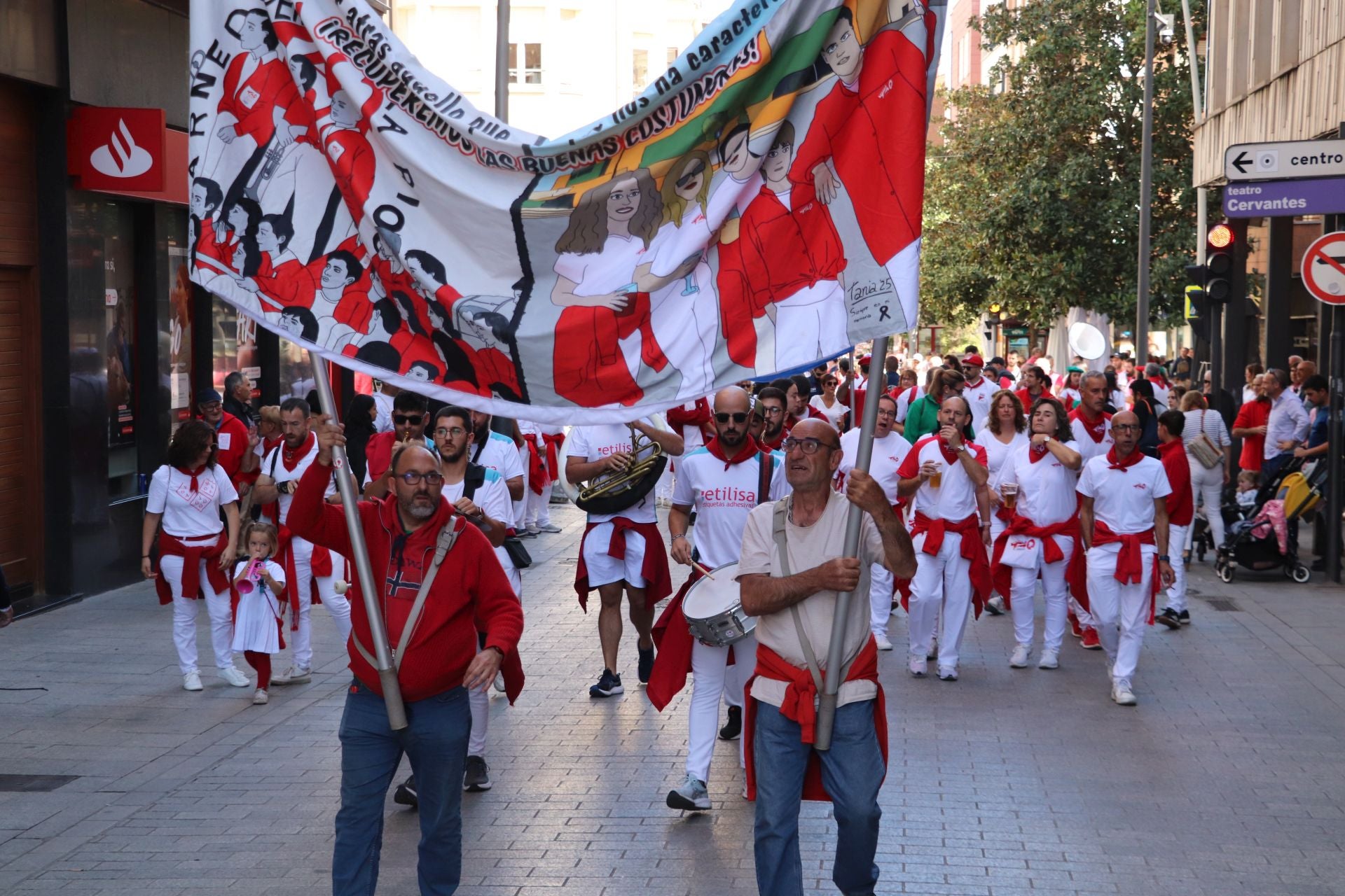 Arnedo disfruta de paellada, pasacalles y degustaciones en el cierre de sus fiestas