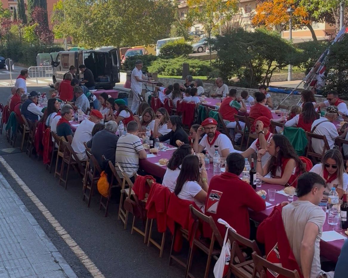 Arnedo disfruta de paellada, pasacalles y degustaciones en el cierre de sus fiestas