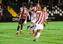 Urki celebra su gol, de penalti y en el descuento, ante el Real Unión