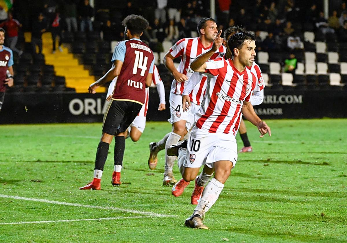 Urki celebra su gol, de penalti y en el descuento, ante el Real Unión