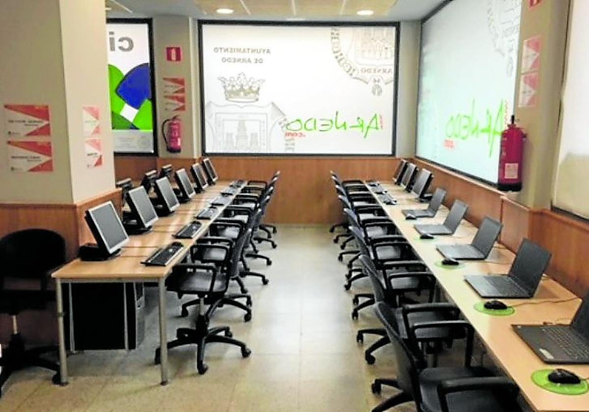 Imagen de la ciberteca municipal de la zona de la UA-4.