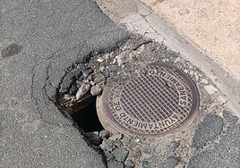 Estado de una tapa de registro en la N-113 en Valverde.