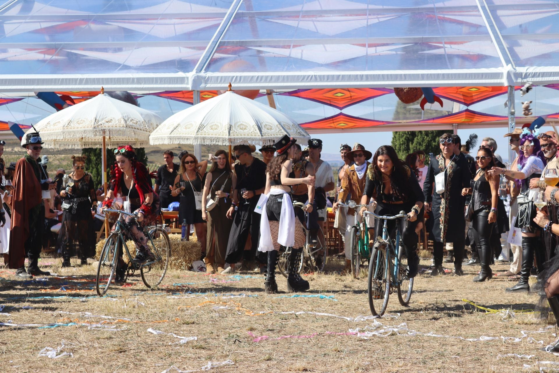 Disfraces, música y buen vino en el Vintae Wine Fest