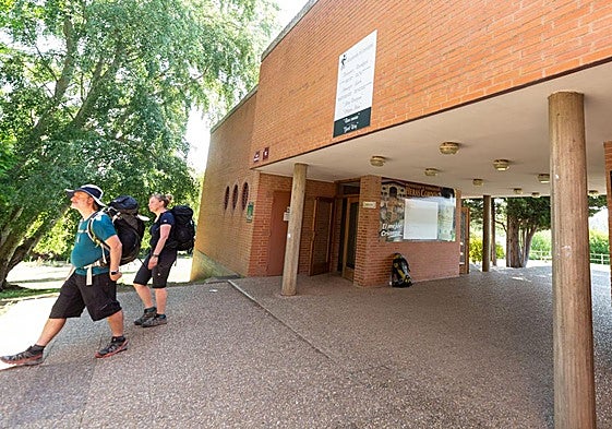 El bar de La Grajera acumula ya cuatro veranos cerrado, concretamente desde el 2022, a la espera de una reforma que se retrasa.