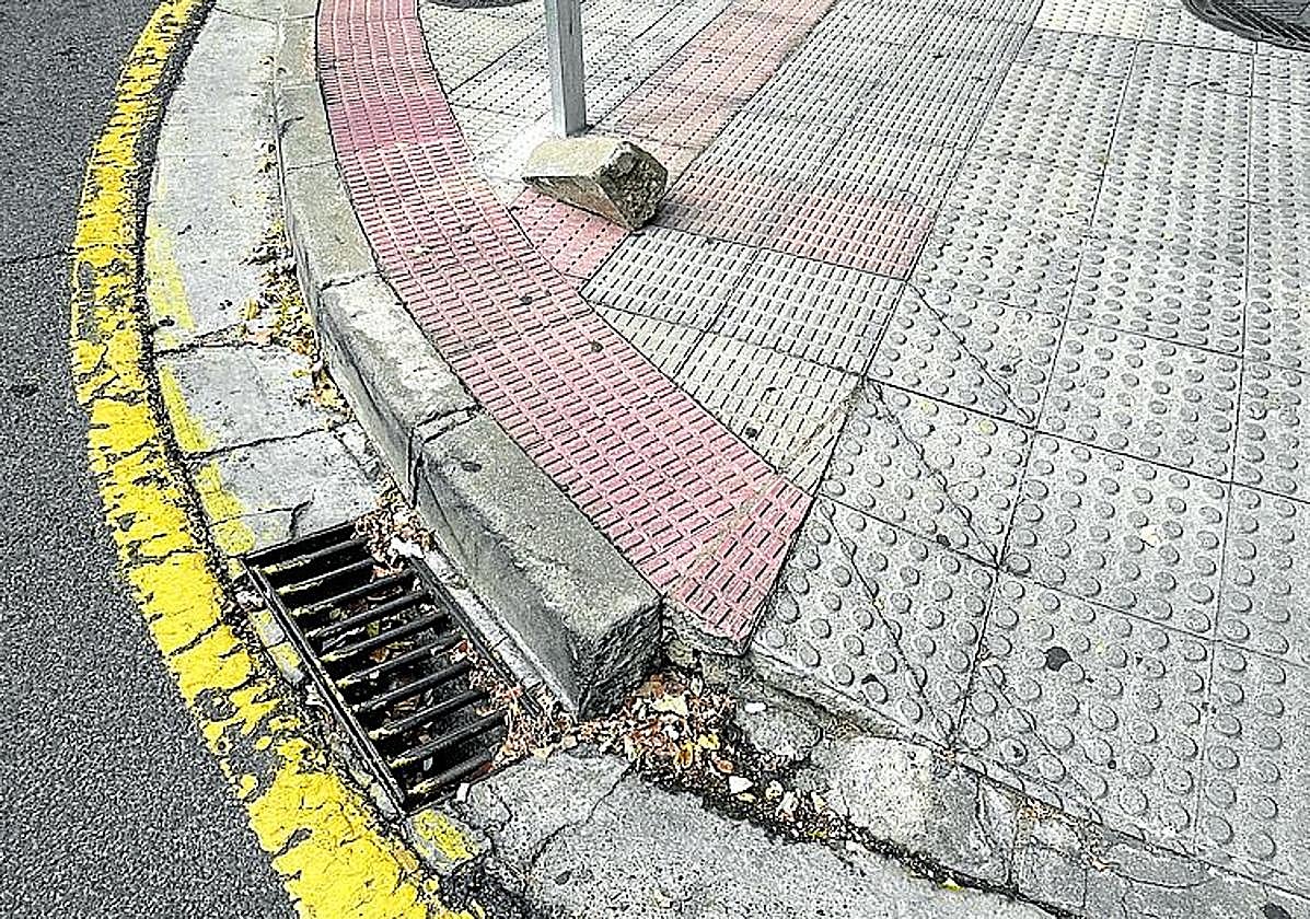 Un paso de cebra en Club Deportivo que necesita un arreglo, hoy en el Teléfono del Lector