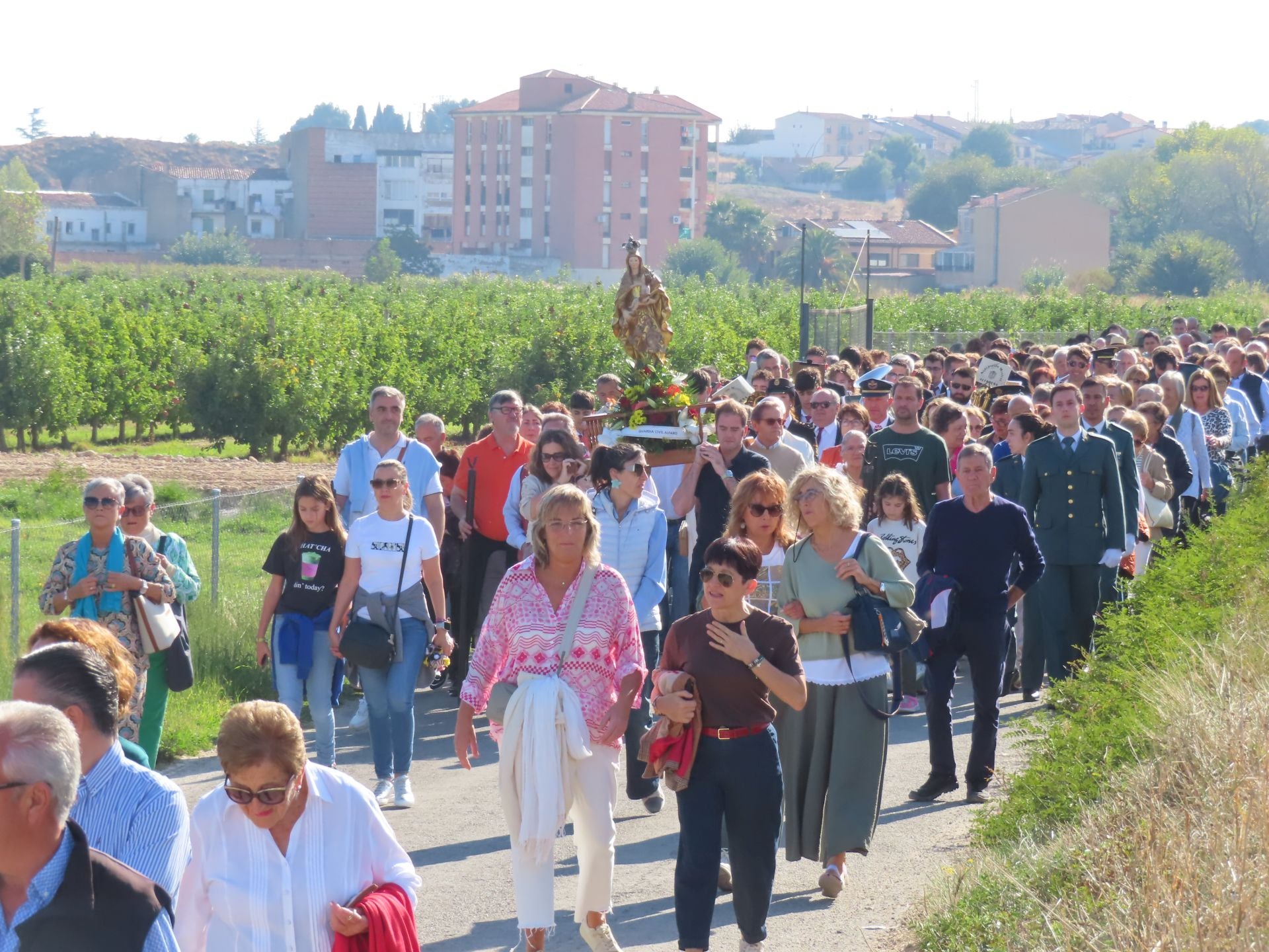 Alfaro celebra la romería a la ermita de la Virgen del Pilar