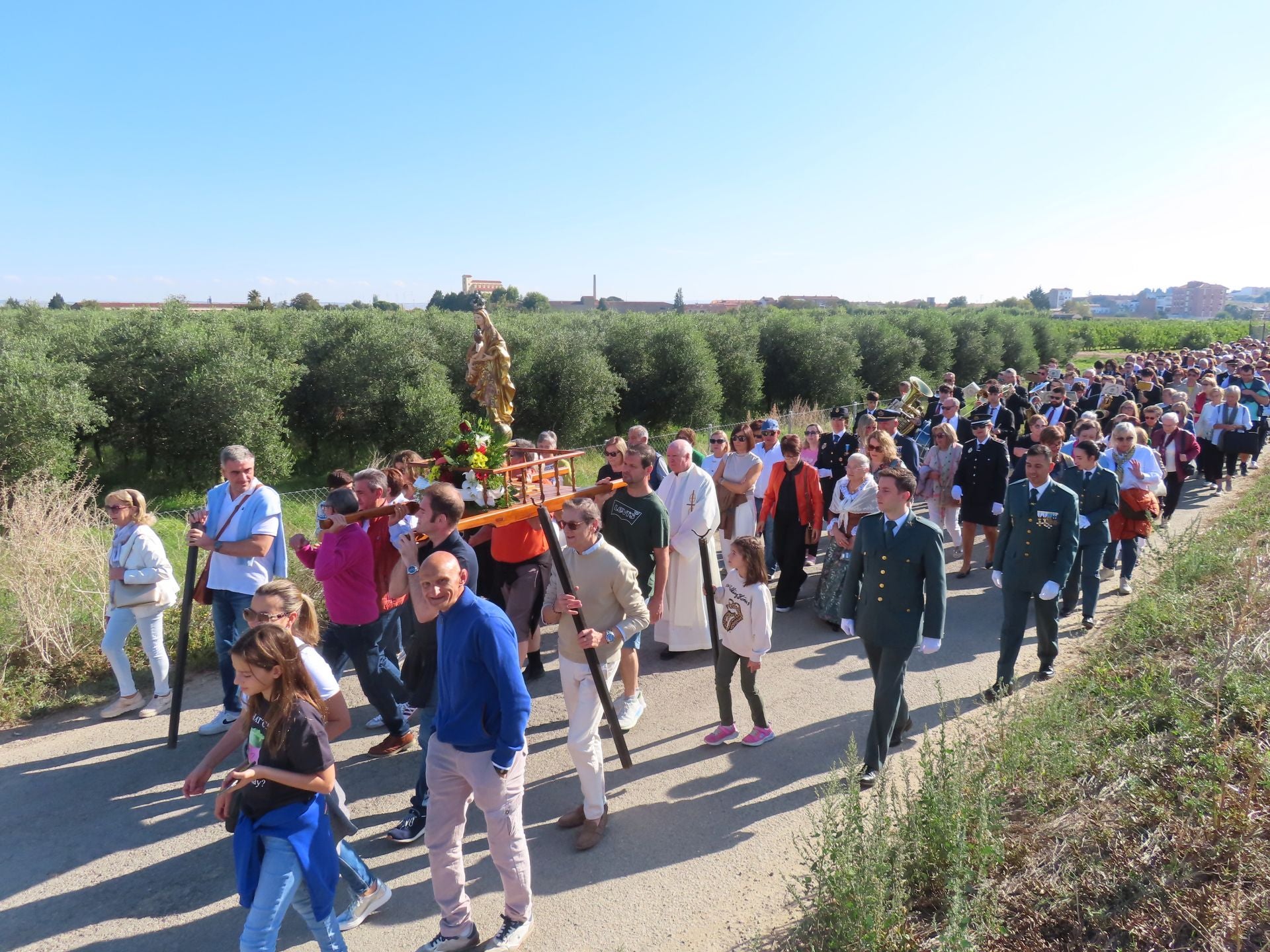 Alfaro celebra la romería a la ermita de la Virgen del Pilar