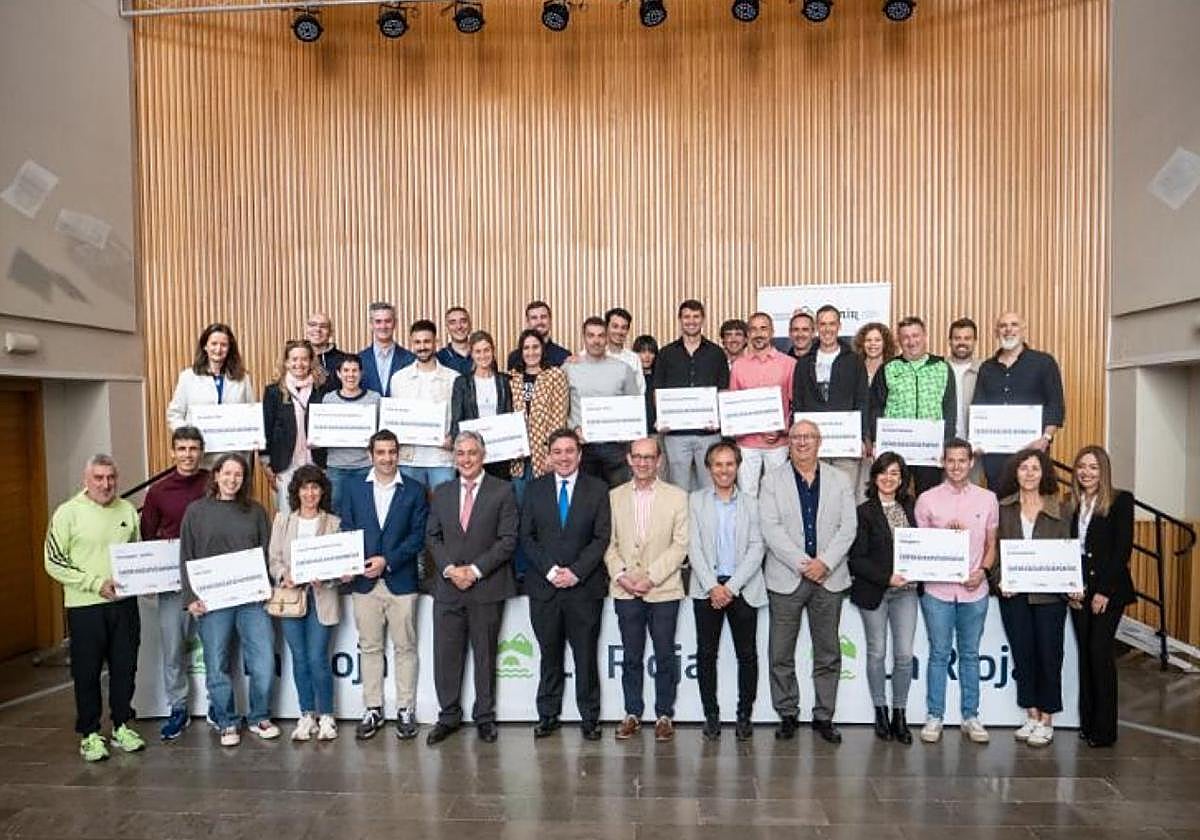 Quince centros escolares riojanos reciben la distinción 'Centro Educativo Deportivo 2024-2025'