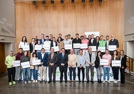 Quince centros escolares riojanos reciben la distinción 'Centro Educativo Deportivo 2024-2025'