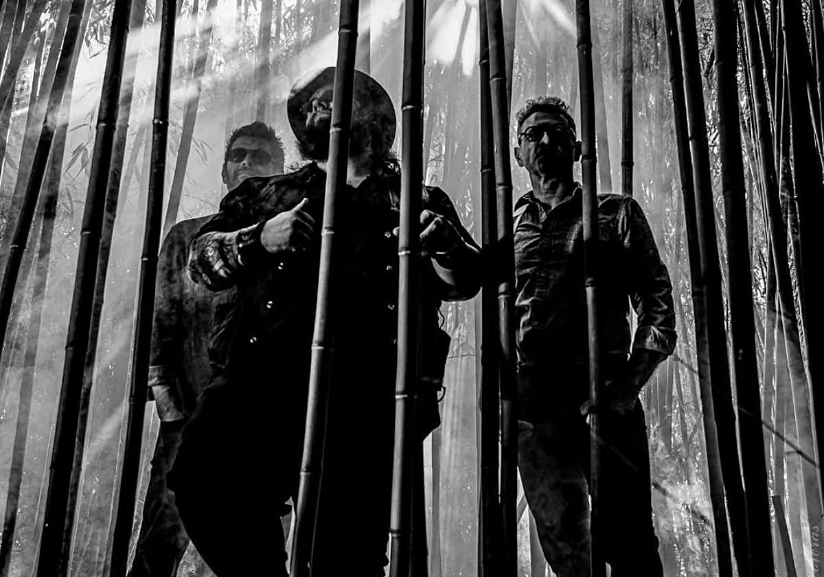 Los tres integrantes de Winter Blues Band.