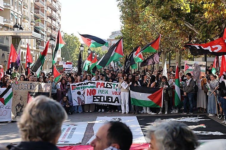 Movilización en El Espolón, este miércoles, en Logroño.