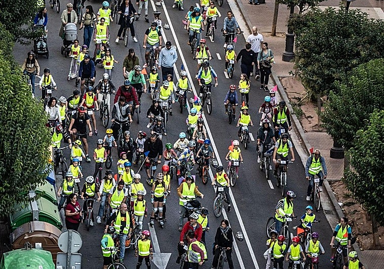 Bicicletada infantil en Logroño a favor de los entornos escolares seguros