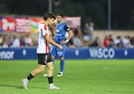 Berto Rosas se marcha de Urritxe expulsado.