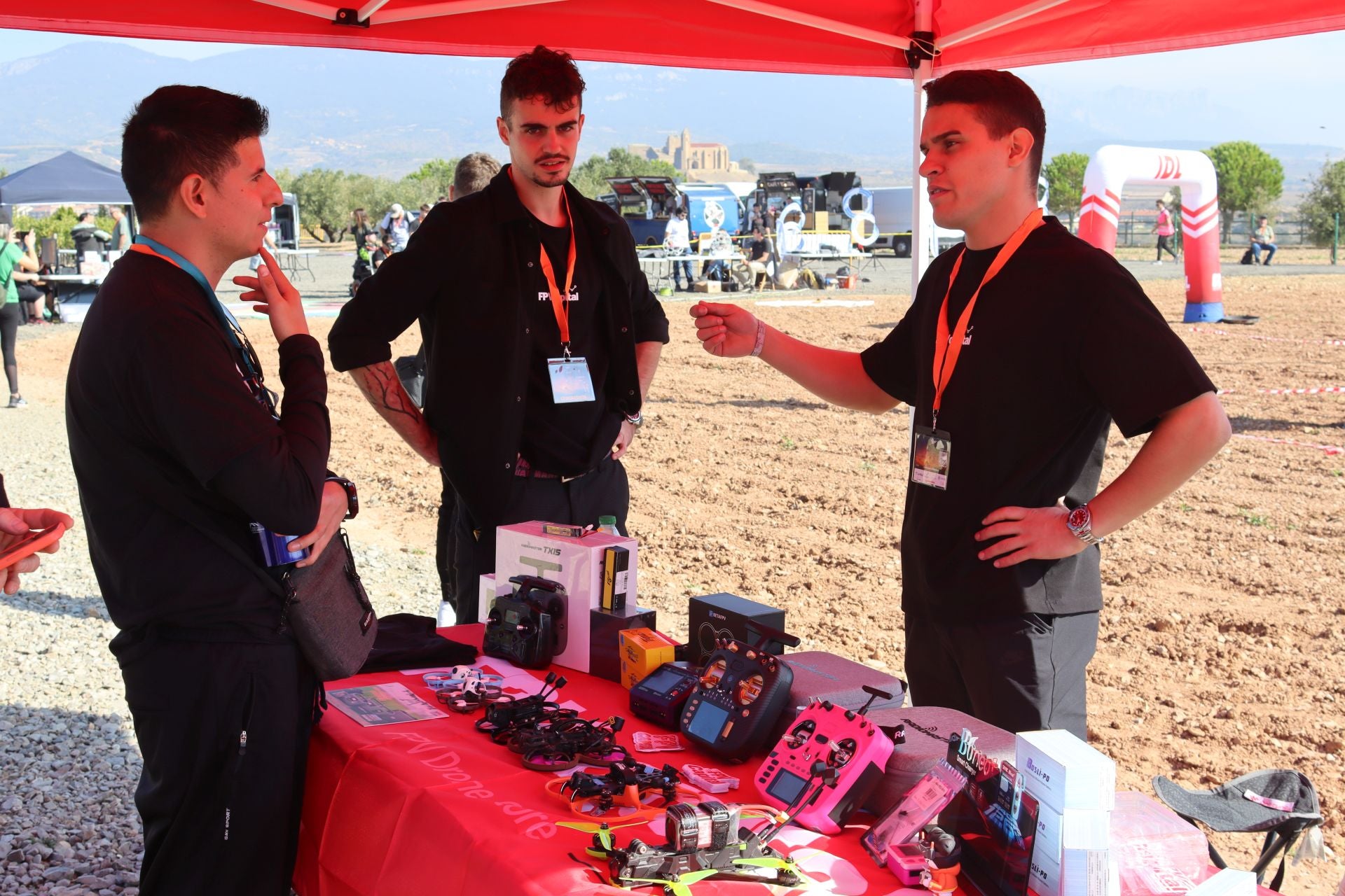 Exhibición de drones entre San Vicente y Briones