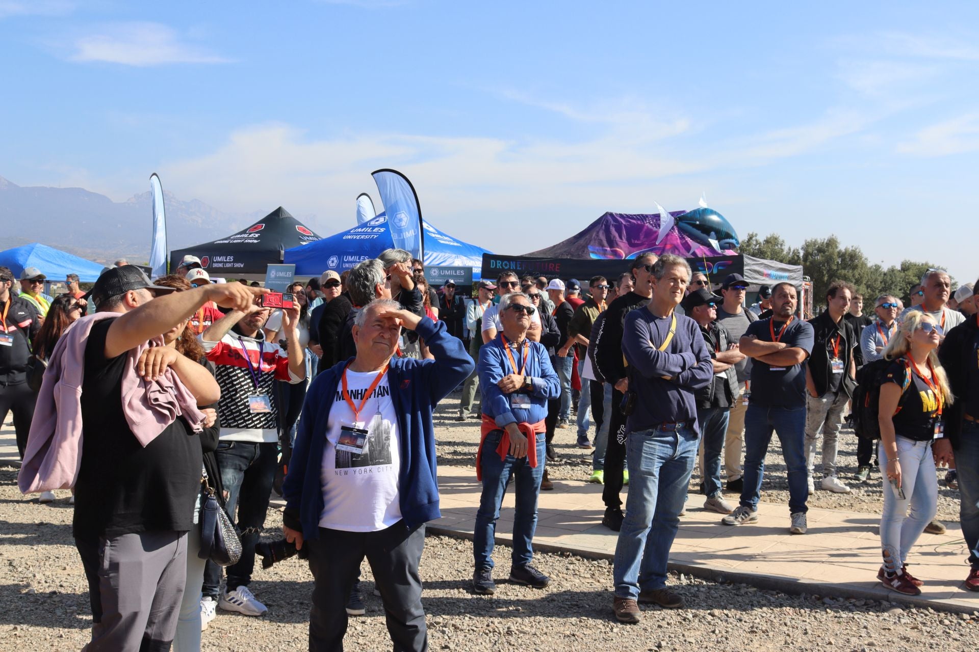 Exhibición de drones entre San Vicente y Briones