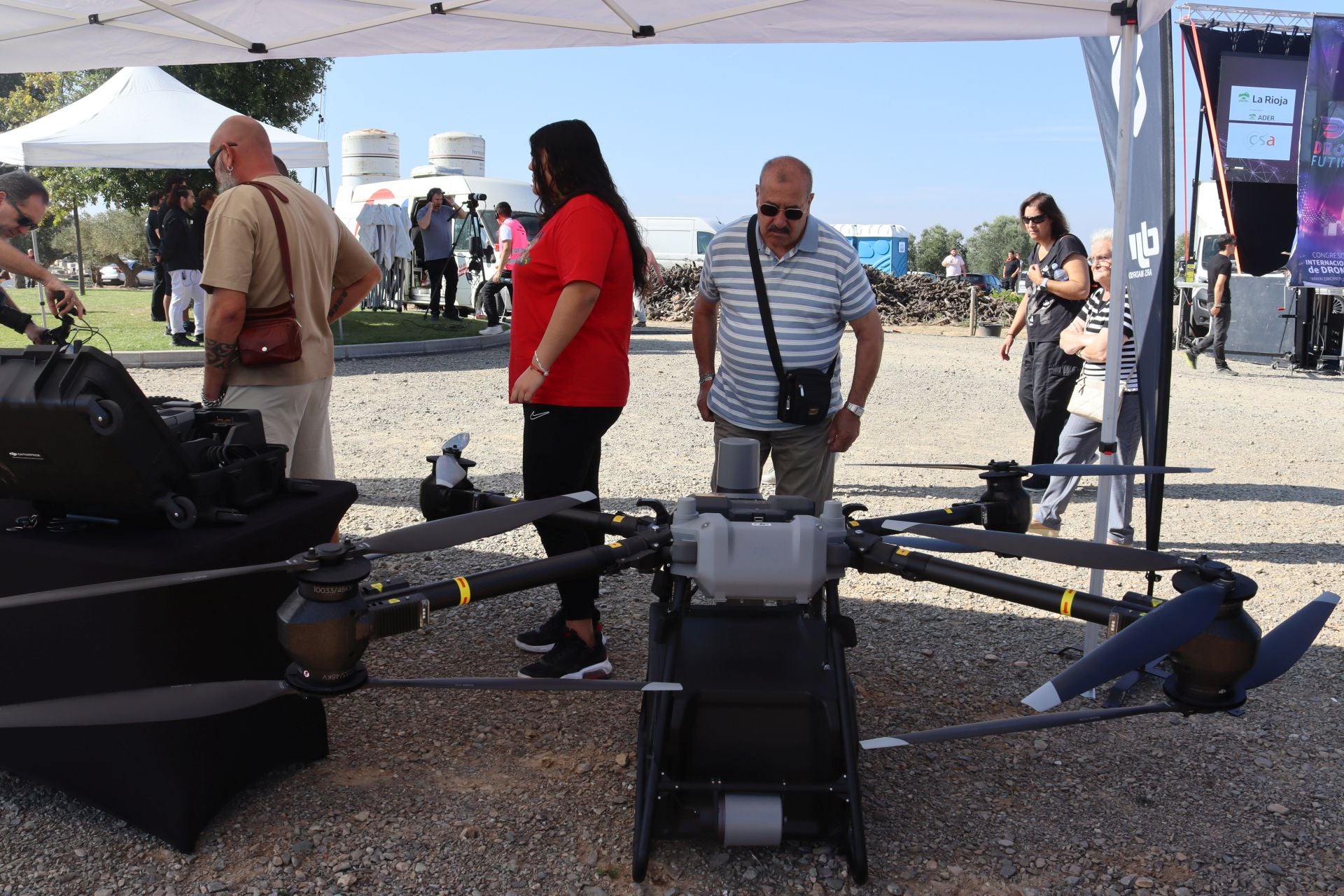 Exhibición de drones entre San Vicente y Briones