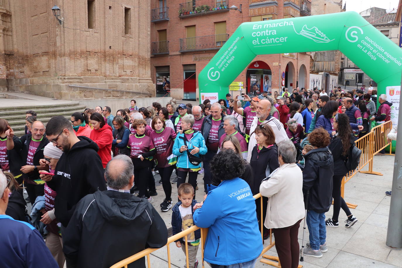 Las imágenes de la marcha contra el cáncer en Alfaro