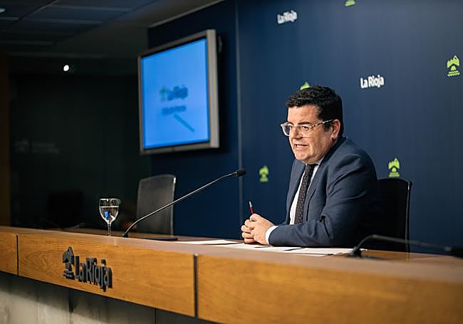 El portavoz del Ejecutivo regional, Alfonso Domínguez, en su comparecencia de este martes, tras la reunión del Consejo de Gobierno.