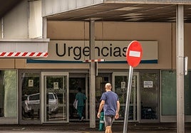 Acceso al servicio de Urgencias del Hospital San Pedro de Logroño.