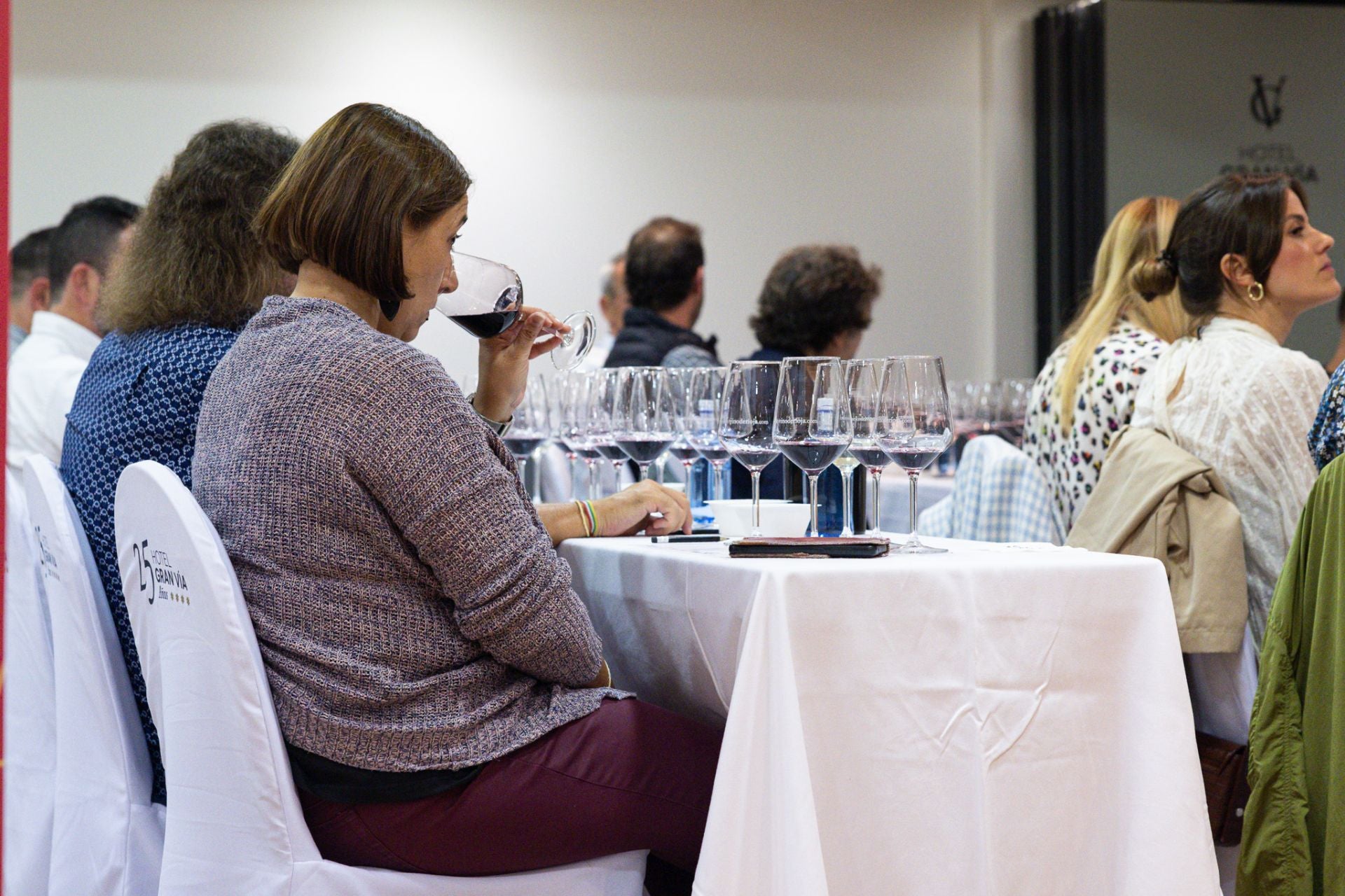 Las imágenes de la cata de Viticultores de Lapuebla