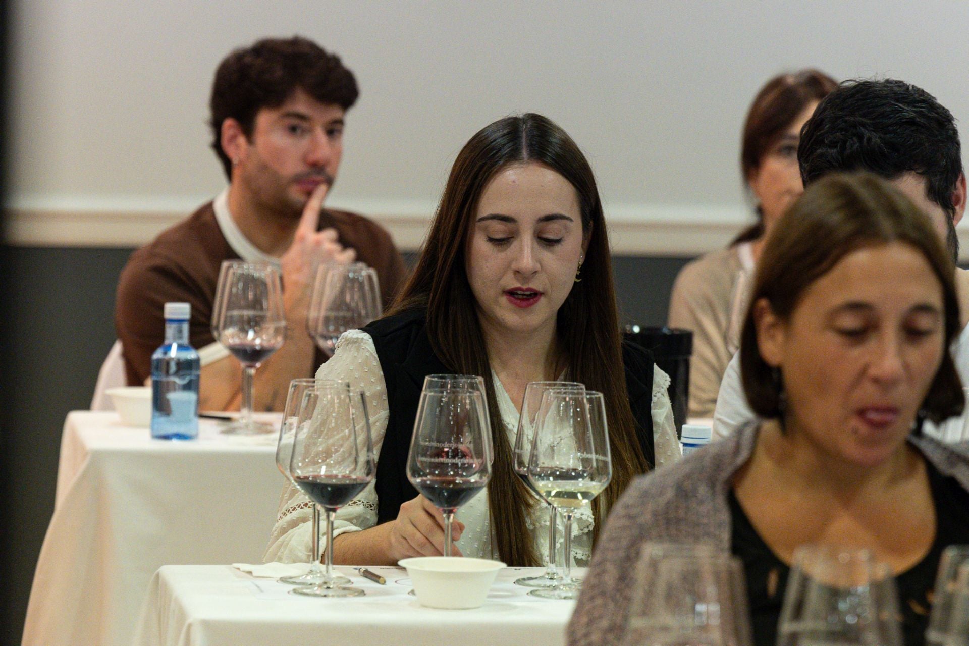 Las imágenes de la cata de Viticultores de Lapuebla