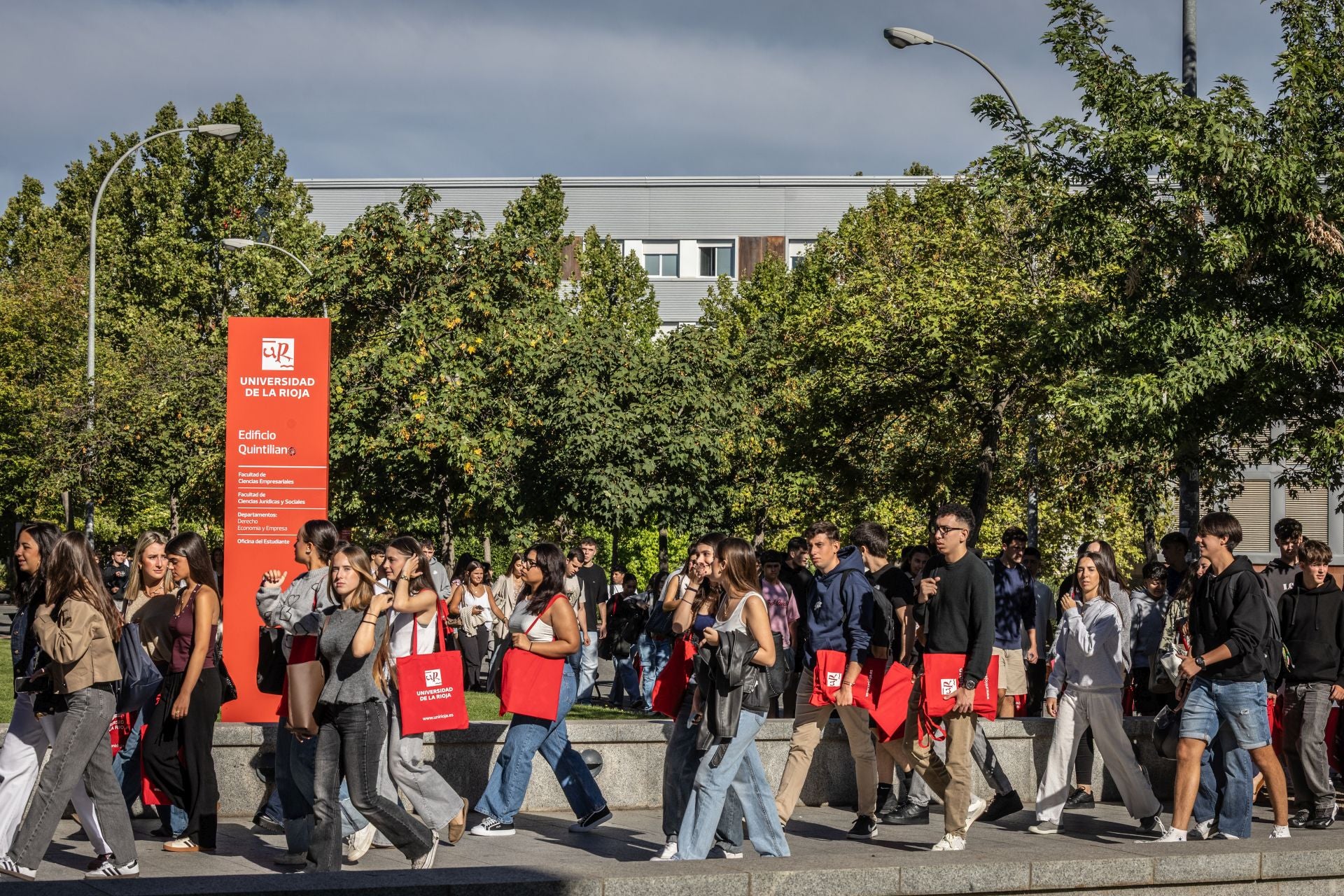 Alumnos de la UR en el inicio de este curso.