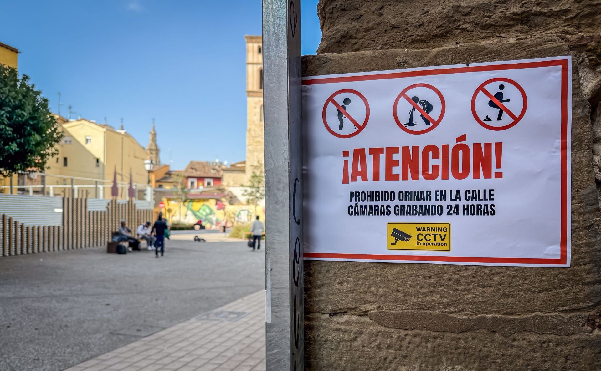 Plaza de la Cofradía del Vino de Rioja, entre las calles del Horno y La Brava, en la Villanueva de Logroño.
