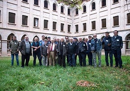 Los veinte seminaristas que estudiaron en el convento de Los Frailes de Albelda de Iregua sobre 1965 se han reunido sesenta años después..