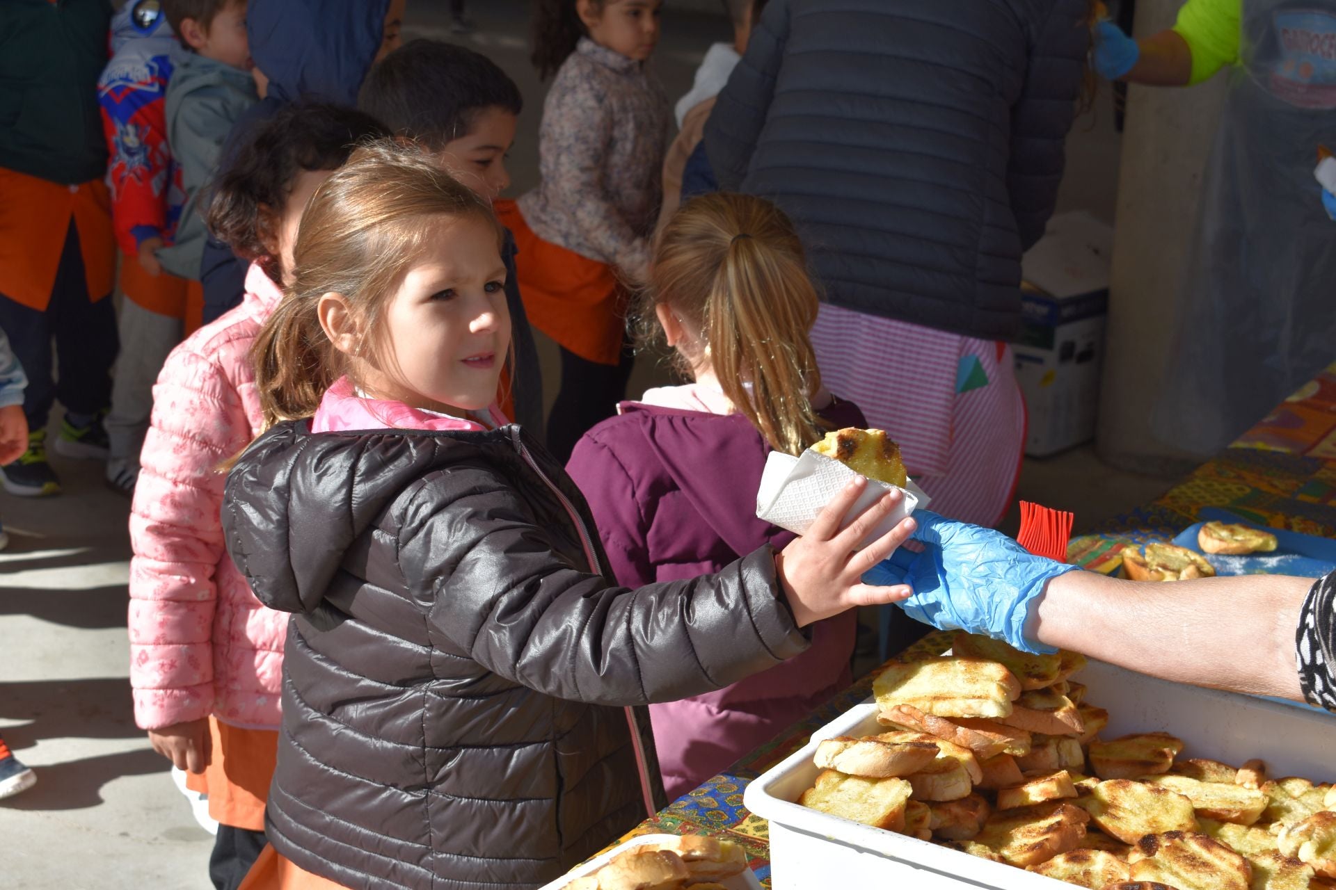 El CEO Villa de Autol reparte 3.000 &#039;pringadas&#039;