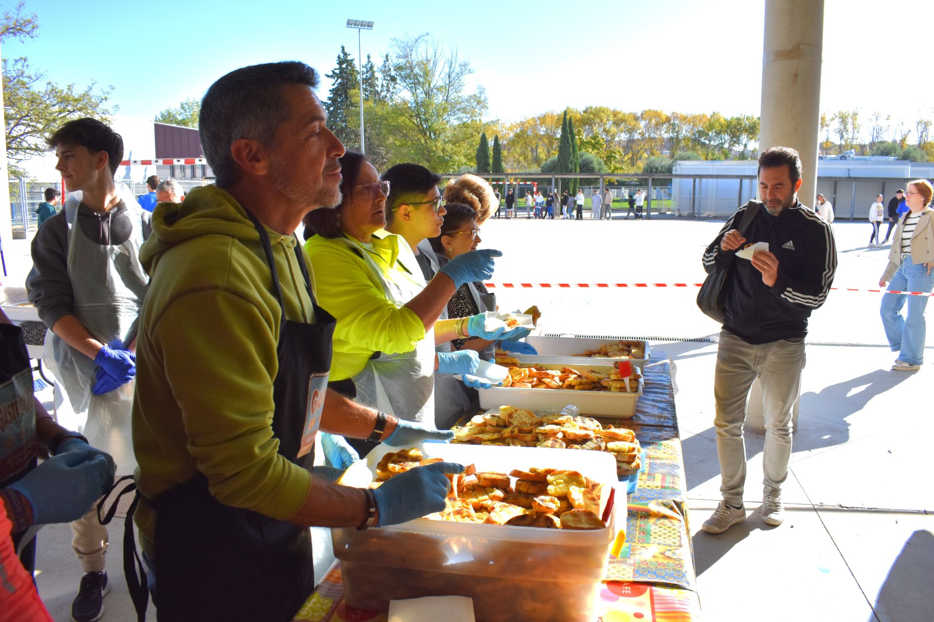 El CEO Villa de Autol reparte 3.000 &#039;pringadas&#039;