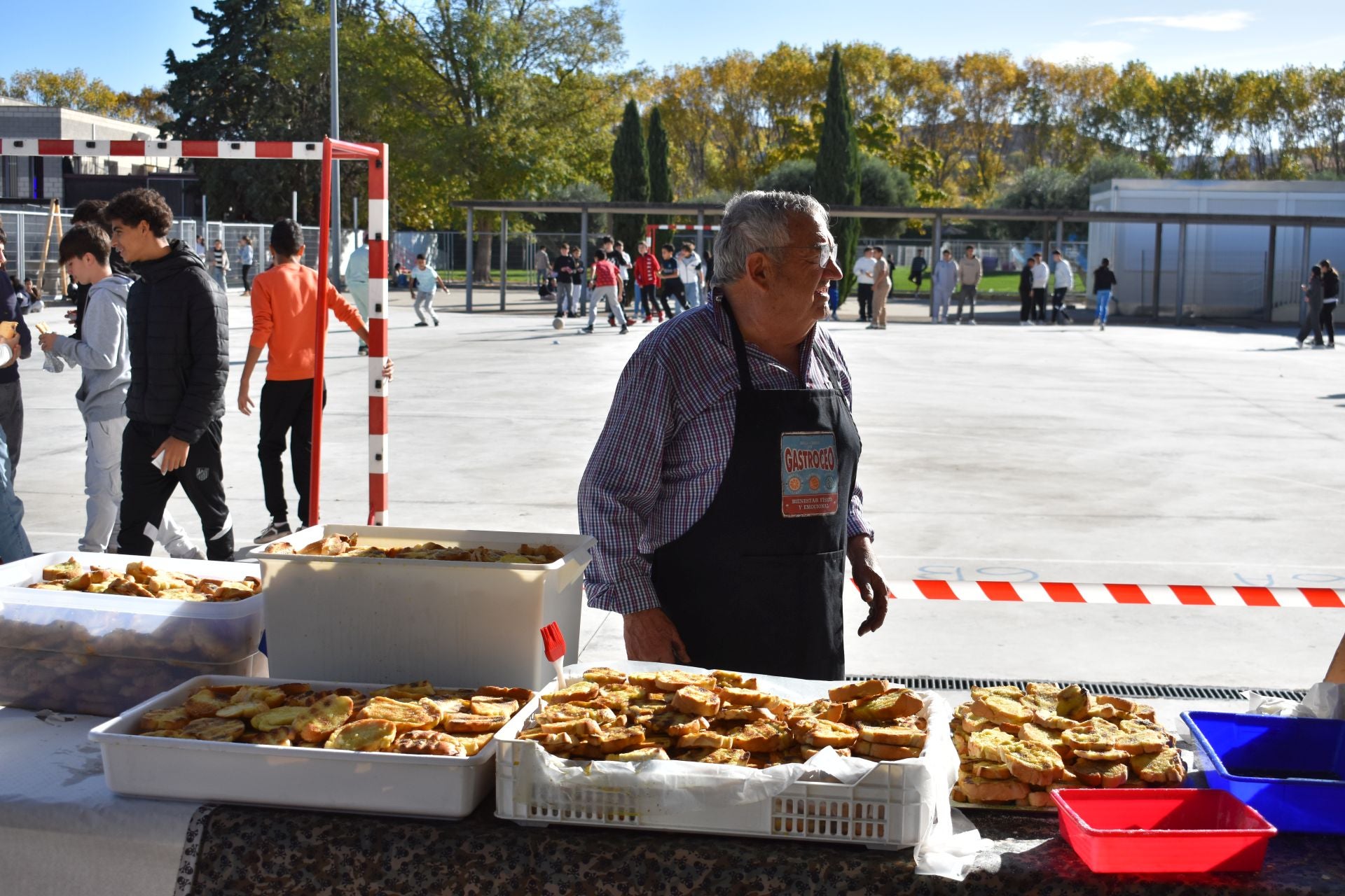 El CEO Villa de Autol reparte 3.000 &#039;pringadas&#039;