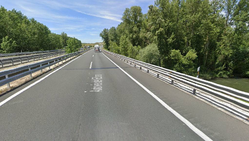 Puente de la A-68 sobre el río Najerilla.