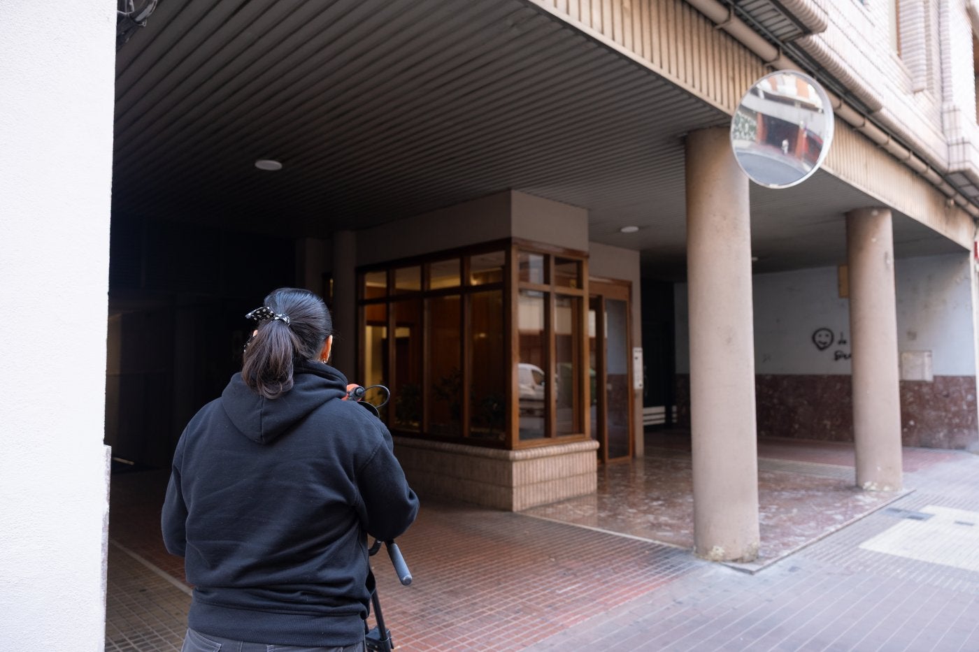 Garaje en el que se encontró el cuerpo del fallecido.