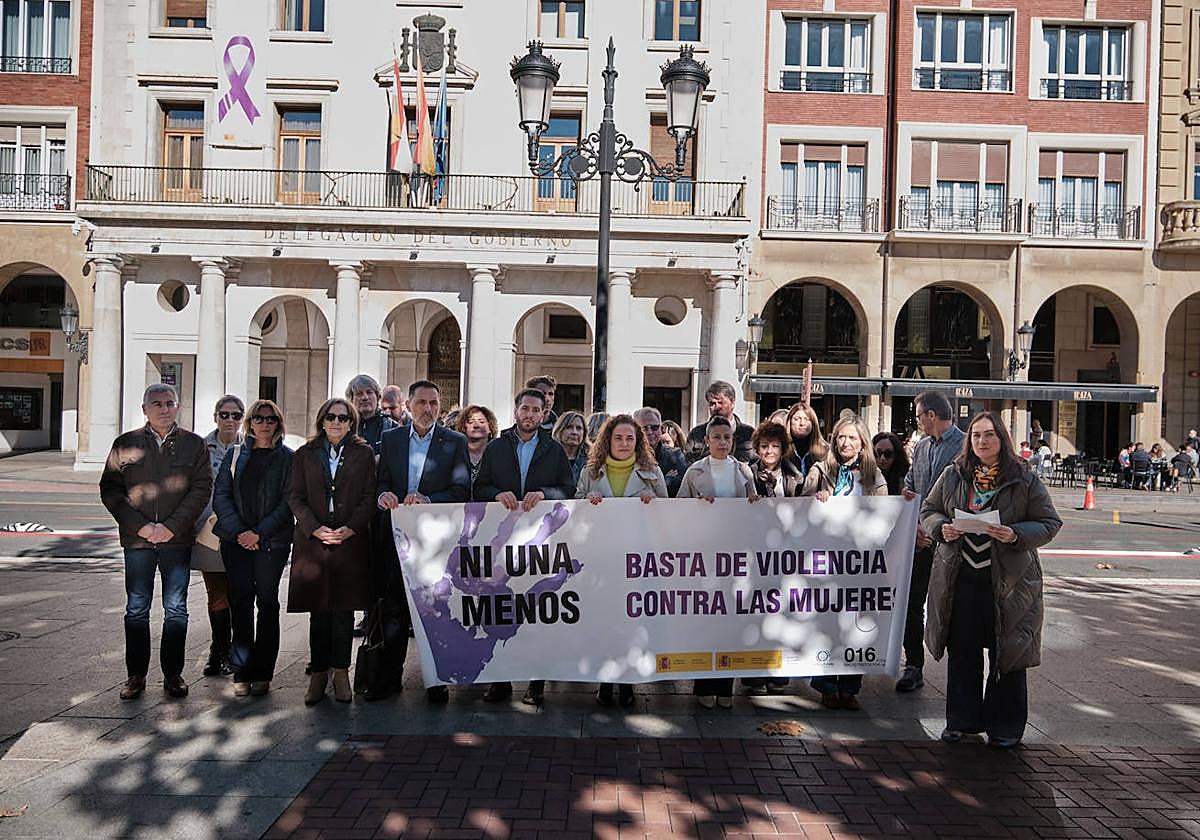 Concentración en Logroño contra los últimos crímenes por violencia machista