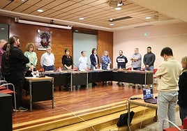 Los corporativos guardaron un minuto de silencio en recuerdo de las víctimas de la dana en el Levante.