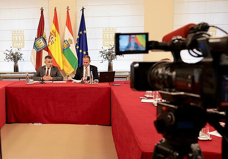 Conrado Escobar y Francisco Iglesias, en la presentación del anteproyecto.
