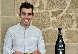 Cristian Solana con su pincho 'El Pan del Mortero'.