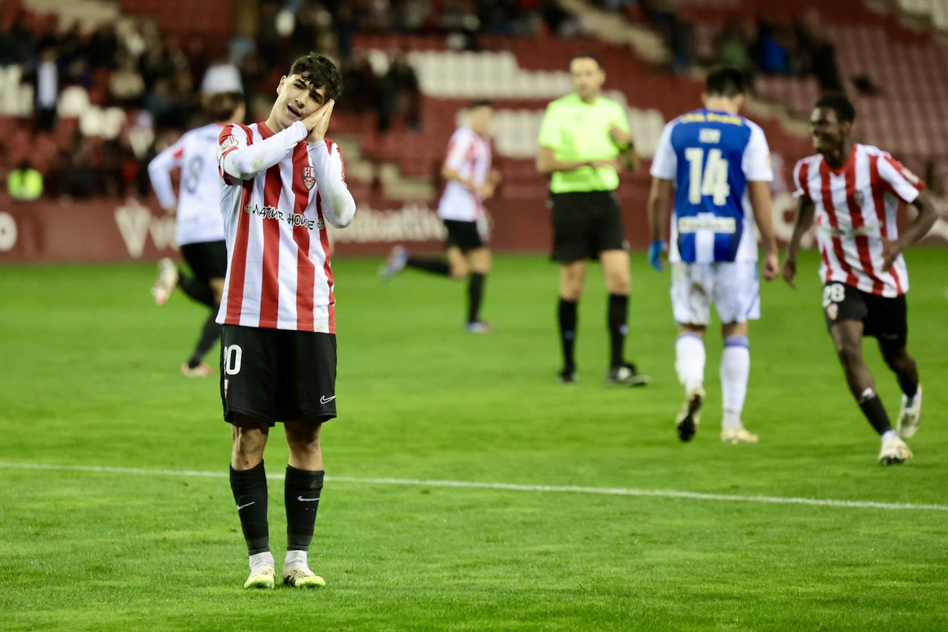 Las imágenes del encuentro UDL-Ponferradina