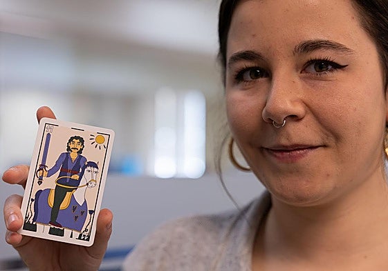 La riojana que diseña naipes