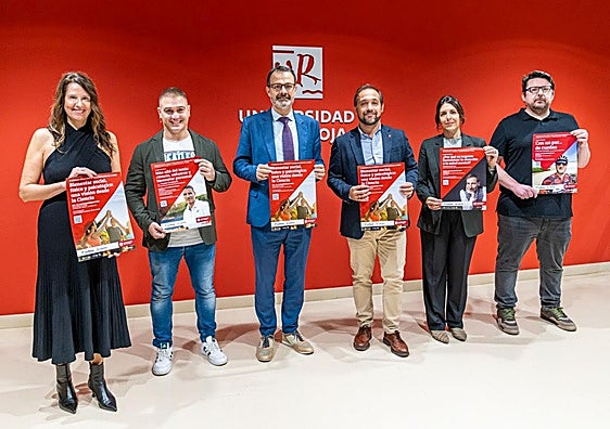 Beatriz Robredo y Alberto Magreñán, codirectores de la V Semana de la Ciencia, junto al viceconsejero Miguel Ángel Fernández, el vicerrector Eduardo Fonseca, la concejala Rosa Fernández y el otro codirector, Jorge Lorenzo.