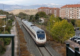 El tren de Miranda abandona Logroño por El Cubo