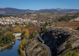 Desde conservar el trazado hasta construir una vía nueva entre Fuenmayor y Gimileo