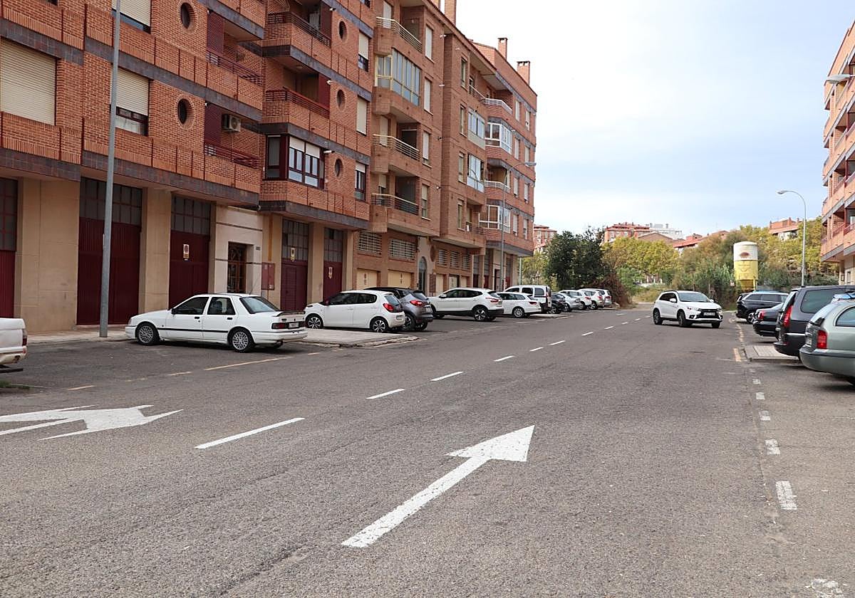 Los trabajos mejorarán el estado del pavimento y retirarán las isletas salientes de las aceras.