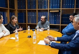 De izquierda a derecha, Néstor Alcolea, Berta Valgañón, César Álvarez (moderador), David Preciado e Ignacio Pérez.