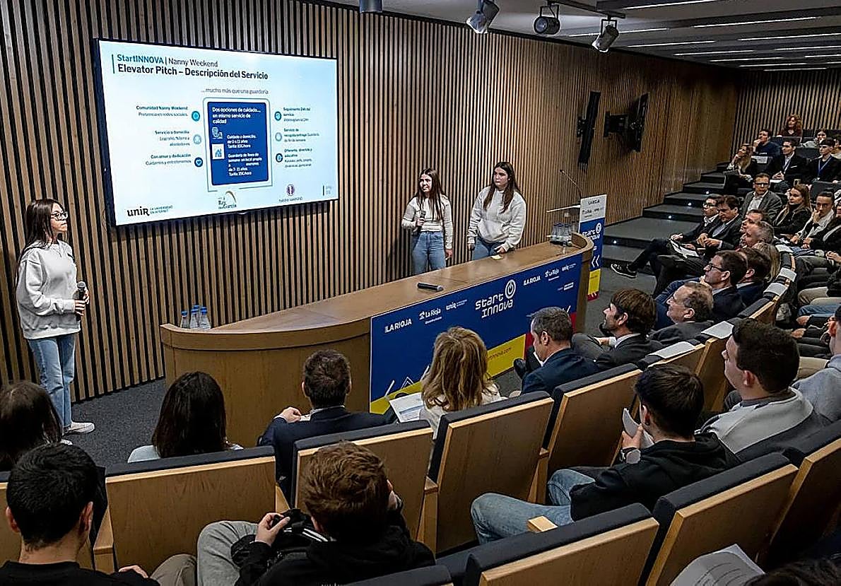 Uno de los grupos finalistas del año pasado, durante su exposición en la última jornada.