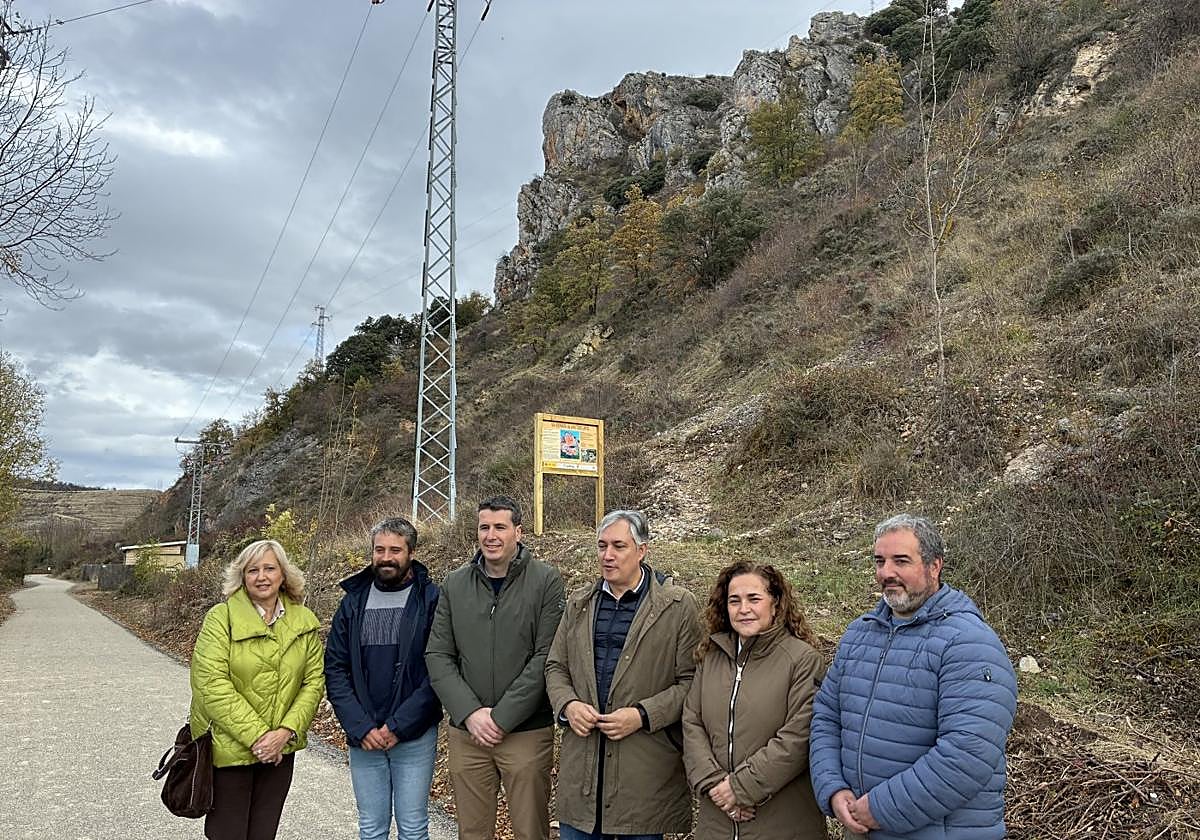 Representantes de Ezcaray, Gobierno riojano y Delegación.